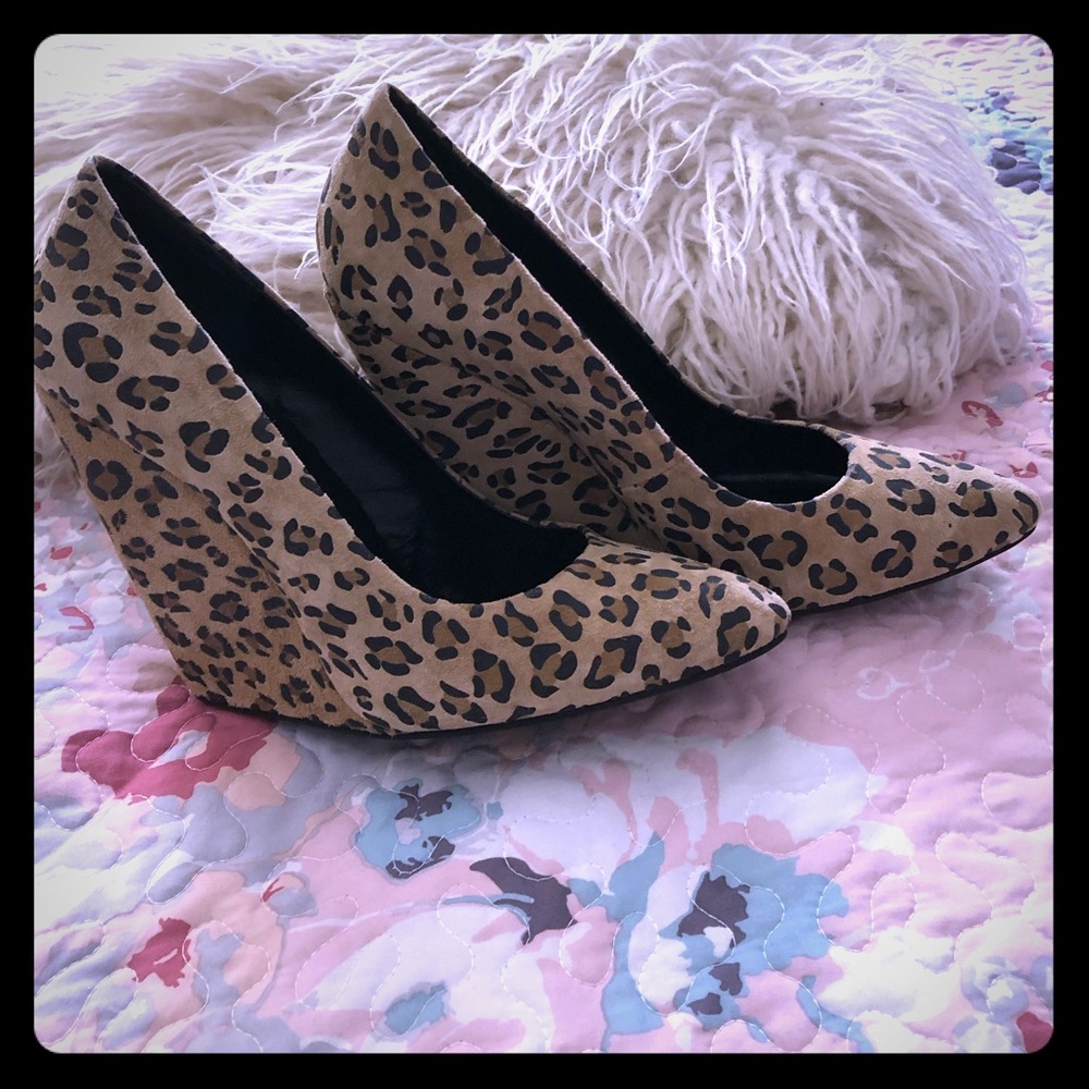 Kathryn amberleigh leopard print wedge pointed toe